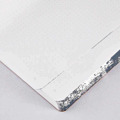 Блокнот Nuuna Savage Light Stroke 16,5 х 22 см в крапку 