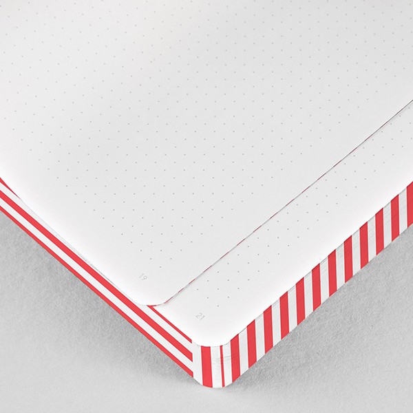 Блокнот Nuuna Graphic On Off 16,5 х 22 см в крапку 