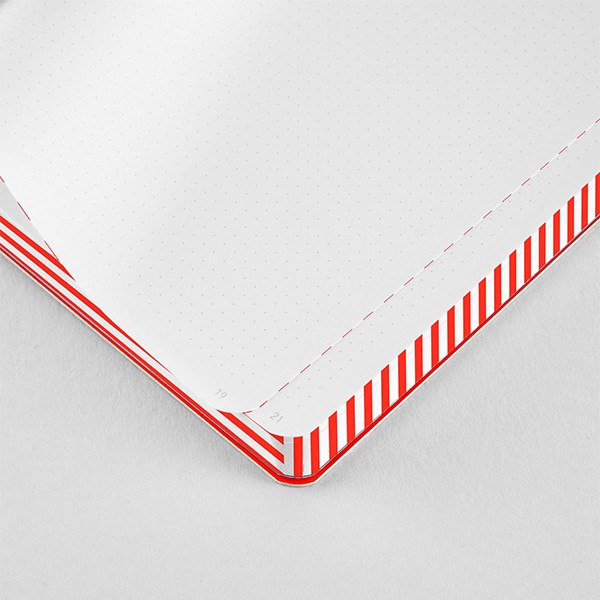 Блокнот Nuuna Graphic On Off 10,8 х 15 см в крапку 