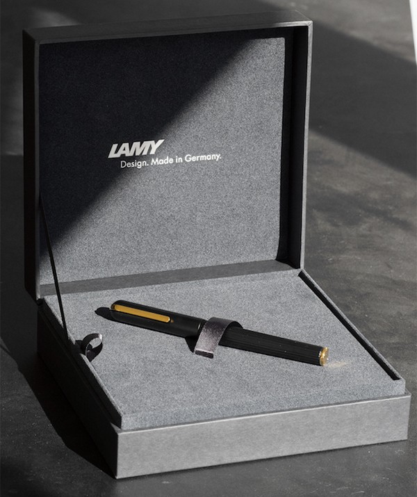 Чорнильна ручка Lamy Imporium чорна з золотом перо F (тонке)