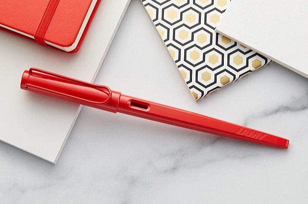 Чорнильна ручка Lamy Joy Strawberry полунична перо 1,5 мм