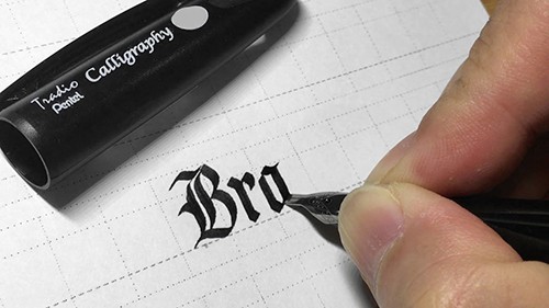 Чорнильна ручка для каліграфії Pentel Tradio Calligraphy Pen чорна 2,1 мм 