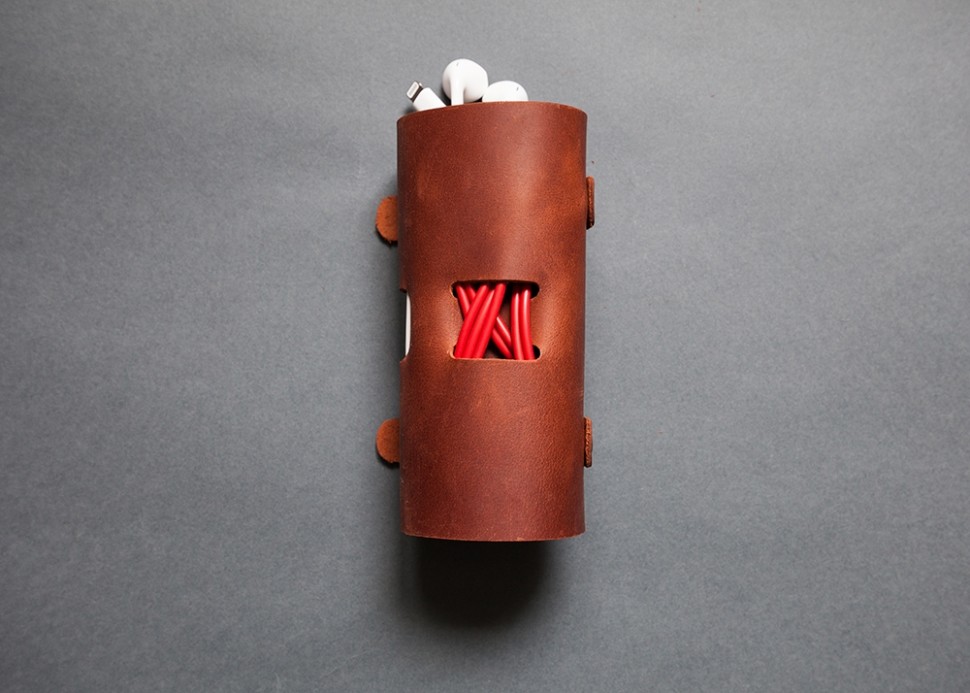 Пенал EEDLE для шнурів і навушників коричневий