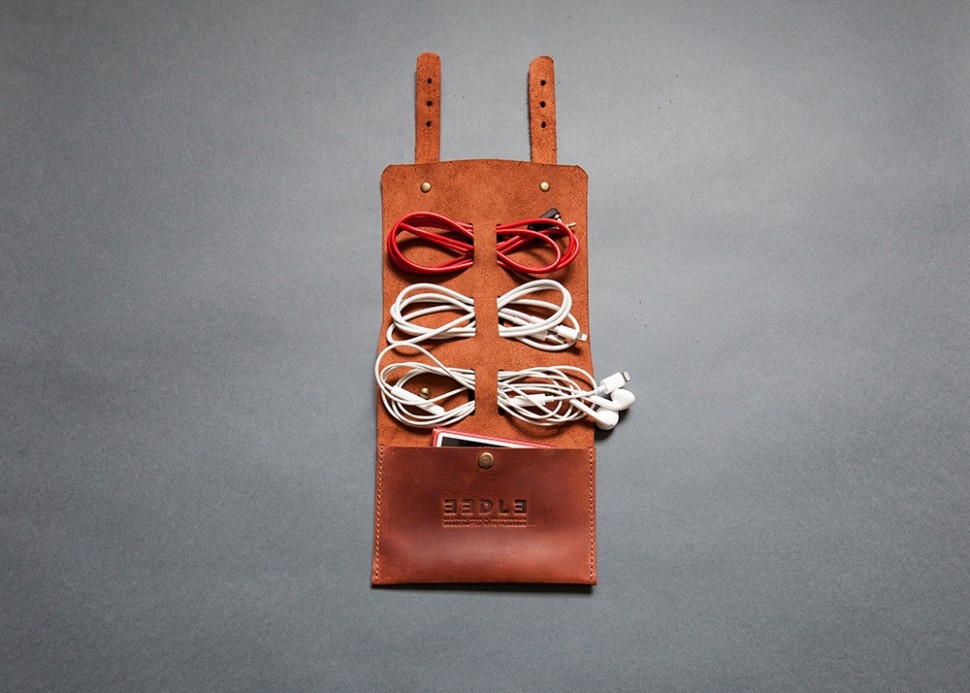 Пенал EEDLE для шнурів і навушників коричневий