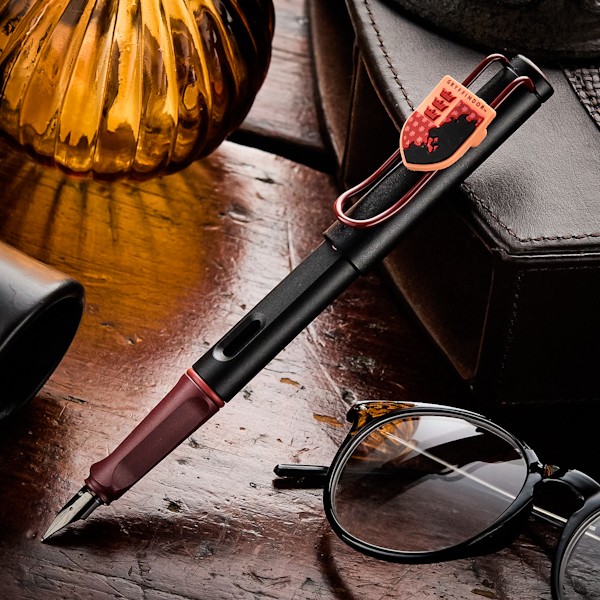 Чорнильна ручка Lamy Safari x Harry Potter Gryffindor чорна з червоним перо EF (дуже тонке)