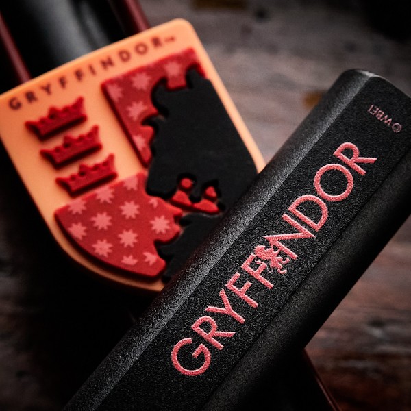 Чорнильна ручка Lamy Safari x Harry Potter Gryffindor чорна з червоним перо EF (дуже тонке)