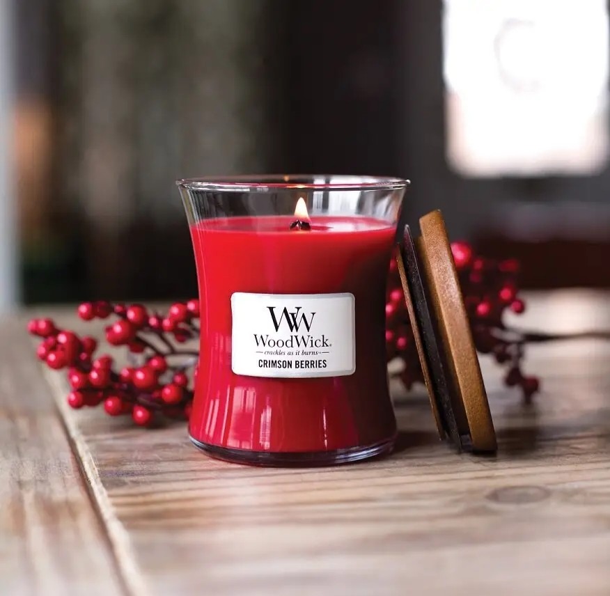 Ароматична свіча WoodWick Medium Crimson Berries 275 г