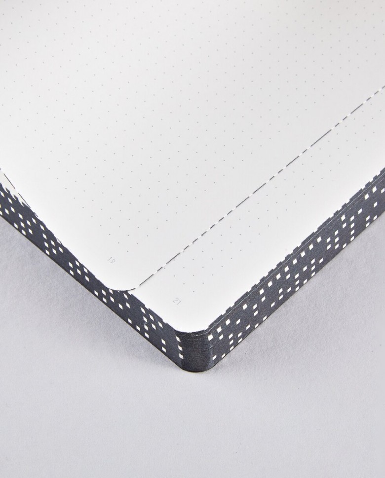 Блокнот Nuuna Graphic Analog 16,5 х 22 см в крапку 