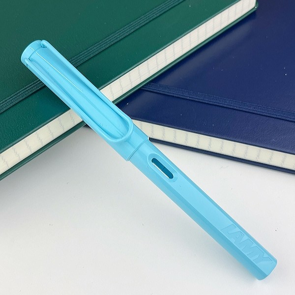 Чорнильна ручка Lamy Safari Pastel Aqua Sky аквамарин перо F (тонке)