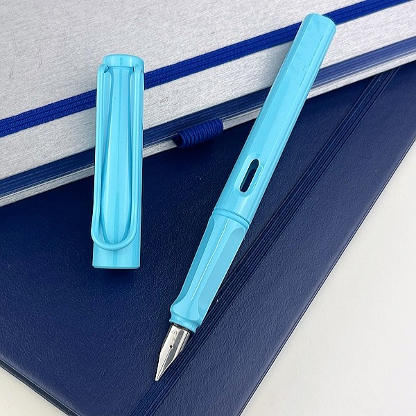 Чорнильна ручка Lamy Safari Pastel Aqua Sky аквамарин перо M (середнє)
