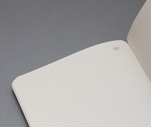 Блокнот Moleskine Paper Tablet середній 13 х 21 см в крапку чорний 