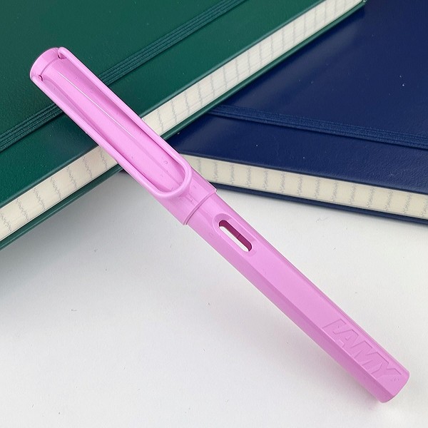 Чорнильна ручка Lamy Safari Pastel Light Rose світло-рожева перо M (середнє)