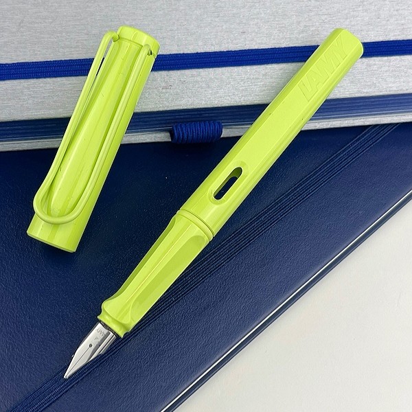 Чорнильна ручка Lamy Safari Pastel Spring Green весняно-зелена перо F (тонке)