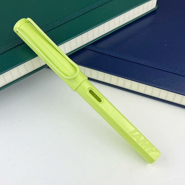 Чорнильна ручка Lamy Safari Pastel Spring Green весняно-зелена перо M (середнє)