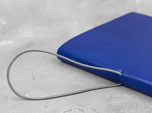 Блокнот Ciak середній 13 х 17 см в крапку яскраво-синій