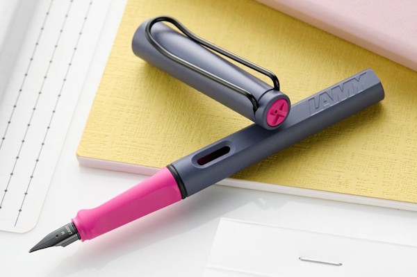 Чорнильна ручка Lamy Safari Pink Cliff перо M (середнє)
