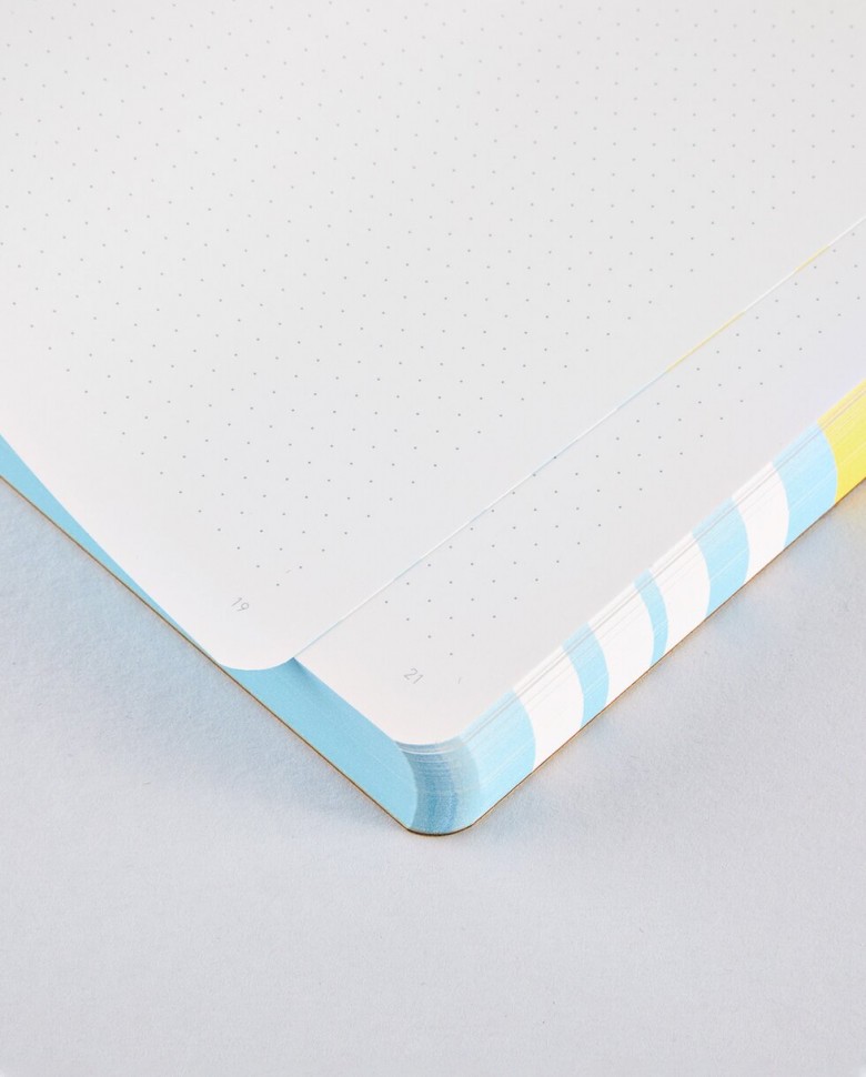 Блокнот Nuuna Graphic Nuvelle Vague 16,5 х 22 см в крапку 