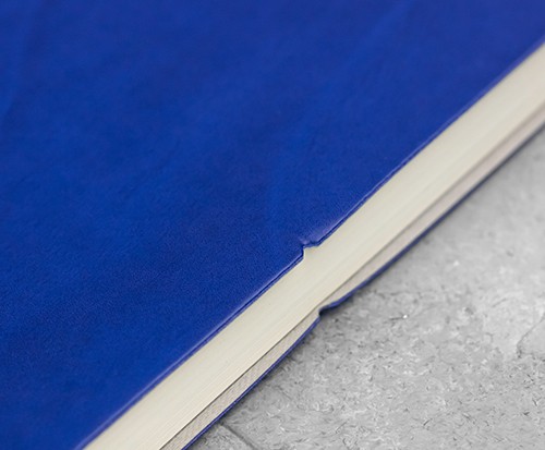 Блокнот Ciak великий 15 х 21 см в крапку яскраво-синій