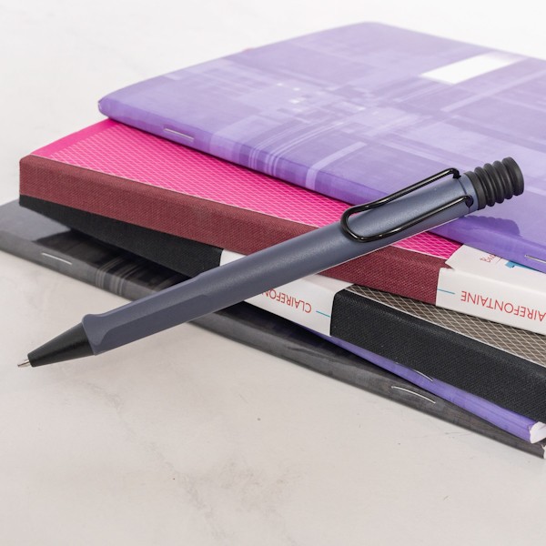 Кулькова ручка Lamy Safari Pink Cliff Сутінкова Синя 1,0 мм