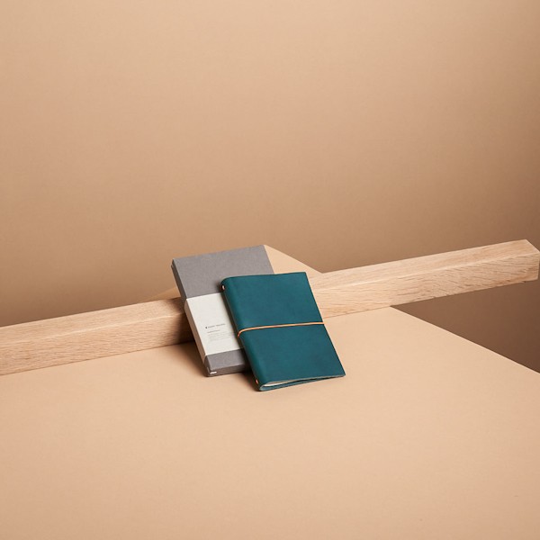 Блокнот Paper Republic Grand Voyageur Pocket синій