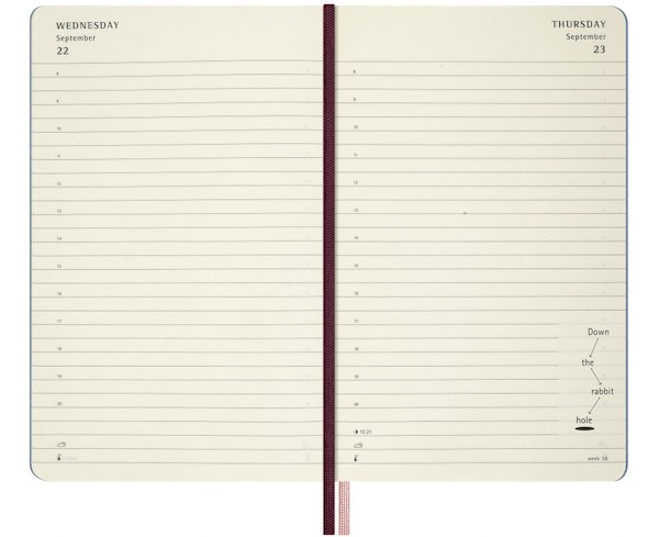 Щоденник Moleskine Alice на 2027 рік середній 13 х 21 см блакитний