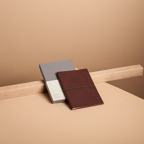Блокнот Paper Republic Grand Voyageur XL горіховий