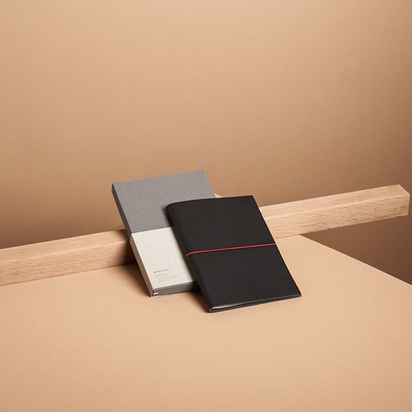 Блокнот Paper Republic Grand Voyageur XL чорний