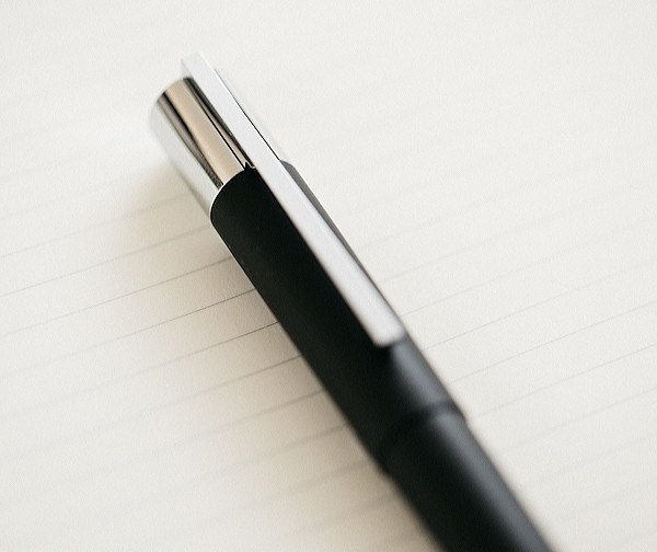 Чорнильна ручка Lamy Scala чорна перо F (тонке)