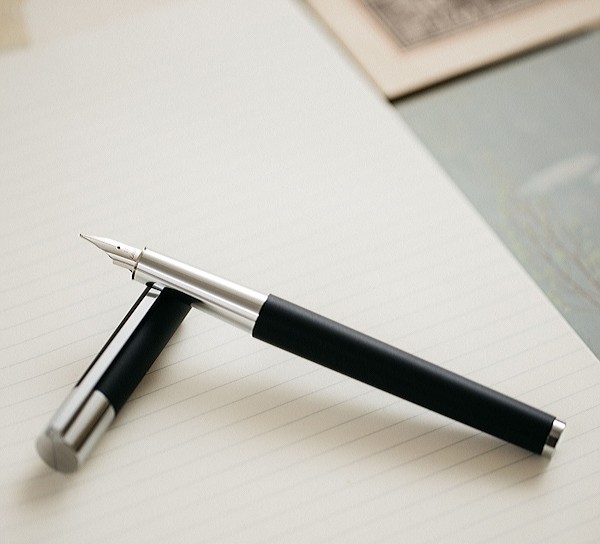 Чорнильна ручка Lamy Scala чорна перо F (тонке)