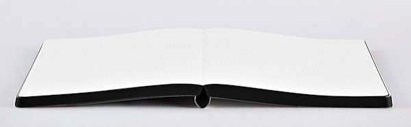 Блокнот Nuuna Graphic Express Yourself 16,5 х 22 см в крапку