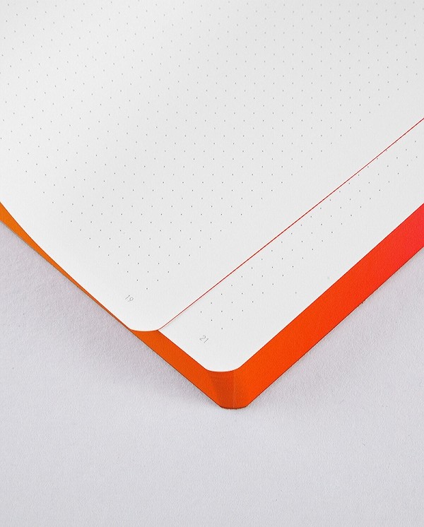 Блокнот Nuuna Colour Clash Light Burn 16,5 х 22 см в крапку