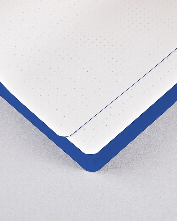 Блокнот Nuuna Graphic A Line Is A Dot 16,5 х 22 см в крапку