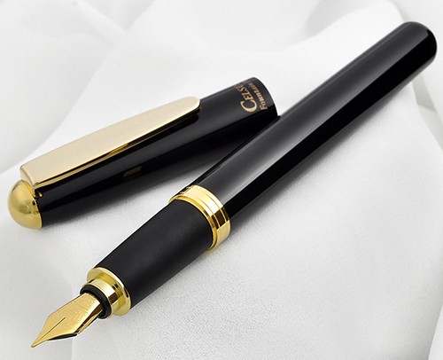 Чорнильна ручка Ohto Celsus чорна перо F