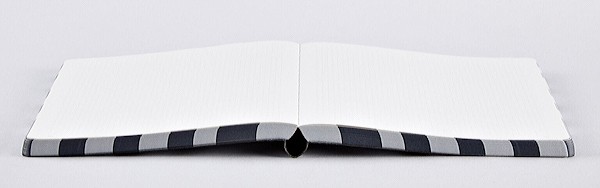 Блокнот Nuuna Graphic Super Star Silver 16,5 х 22 см в крапку