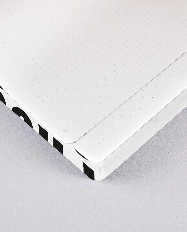 Блокнот Nuuna Graphic Work In Progress 16,5 х 22 см в крапку