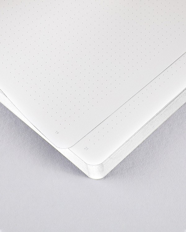 Блокнот Nuuna Graphic Light Dots By Myriam Beltz 16,5 х 22 см в крапку