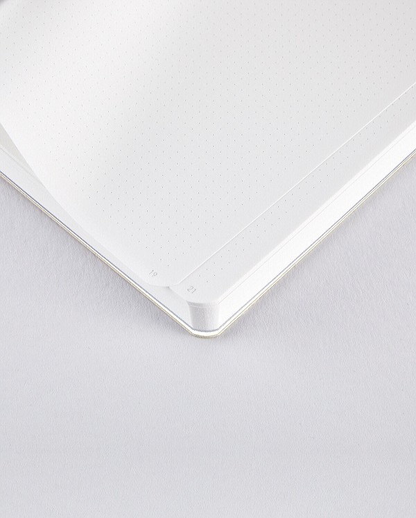 Блокнот Nuuna Graphic Friends By Myriam Beltz 10,8 х 15 см в крапку