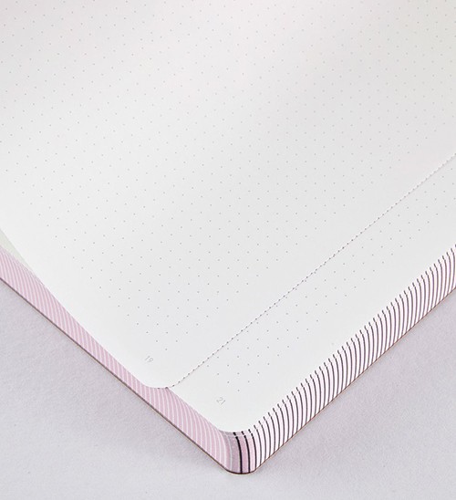 Блокнот Nuuna Graphic OX 16,5 x 22 см в крапку