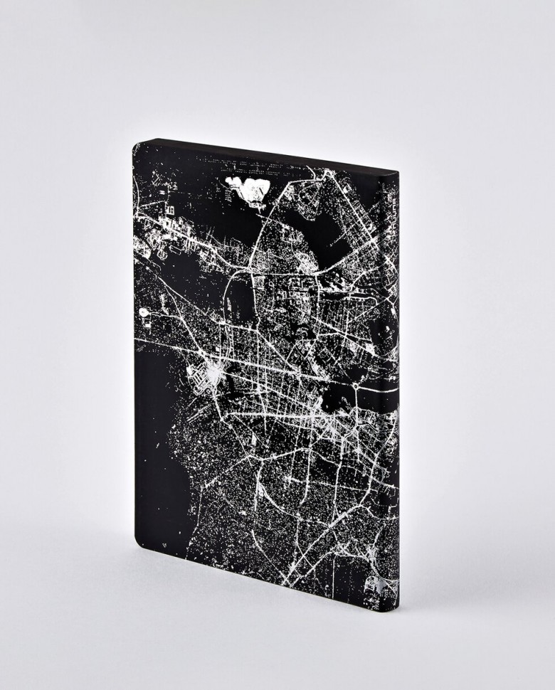 Блокнот Nuuna Nightflight Berlin Silver 16,5 x 22 см в крапку