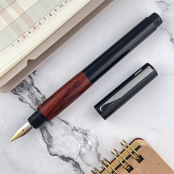 Чорнильна ручка Lamy Accent Brilliant BY чорна деревина бріара перо EF (дуже тонке)