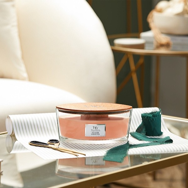 Ароматична свіча WoodWick Ellipse Yuzu Blooms 453 г