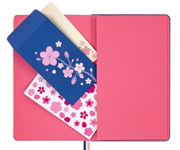 Блокнот Moleskine Sakura середній 13 х 21 см нелінований синій
