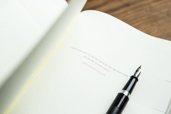 Щоденник Leuchtturm1917 Some Lines a Day на 5 років середній 14,5 х 21 см сонячний жовтий