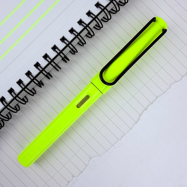 Чорнильна ручка Lamy Safari Neon Yellow перо F (тонке)