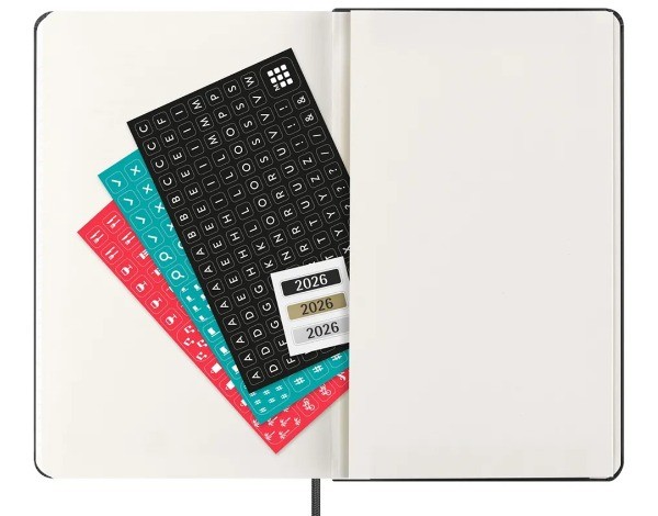 Вертикальний щотижневик Moleskine PRO на 2026 рік середній 13 х 21 см чорний